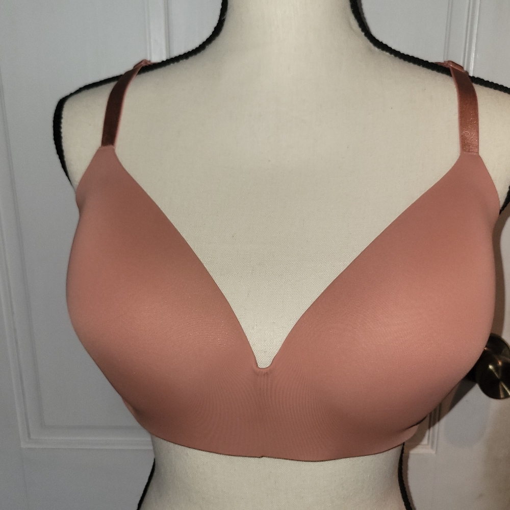Victoria's Secret Smooth Molded Bra in Dusty Rose